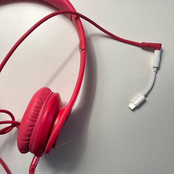 Hot pink beats headphones - Picture 5 of 5